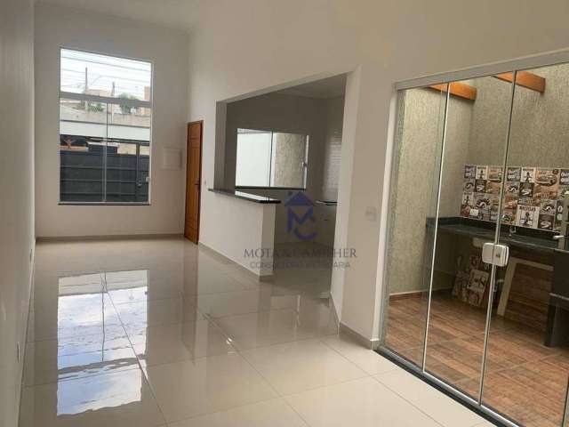 Casa com 3 dormitórios à venda, 82 m² por R$ 390.000 - Piracangaguá (Chácara Flórida) - Taubaté/SP