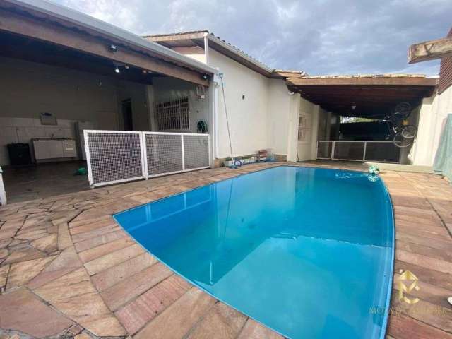 Casa à Venda em Jardim América, Taubaté - SP