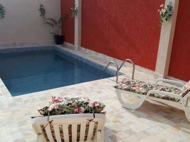 Casa com 3 dormitórios à venda por R$ 800.000 - Jardim Baronesa - Taubaté/SP