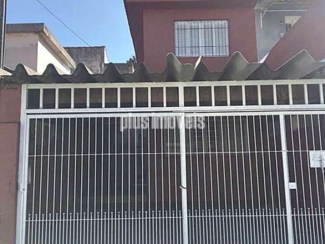 Sobrado de 160m² em rua tranquila - Vila Marari