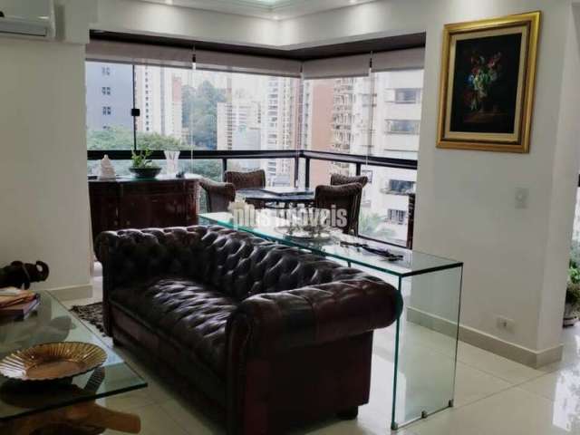 Apartamento  4 Quartos  3 Suites 3 Vagas no Panamby