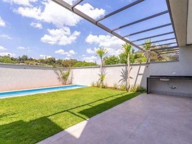 Casa em condomínio 424.0m² área privativa,  4 suítes  4 garagem- quintal com piscina