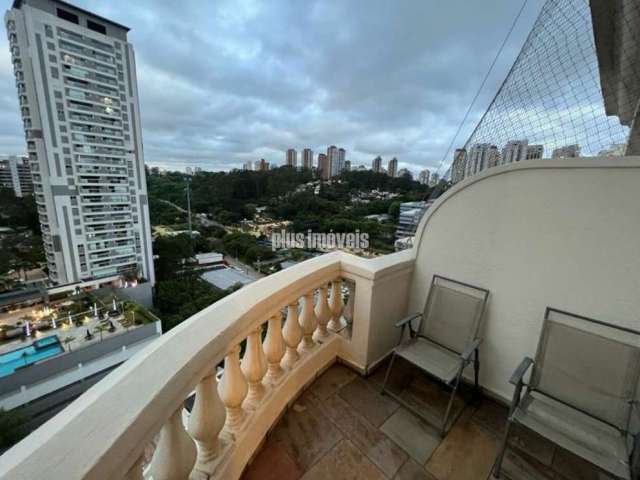 Lindo triplex com piscina no panamby