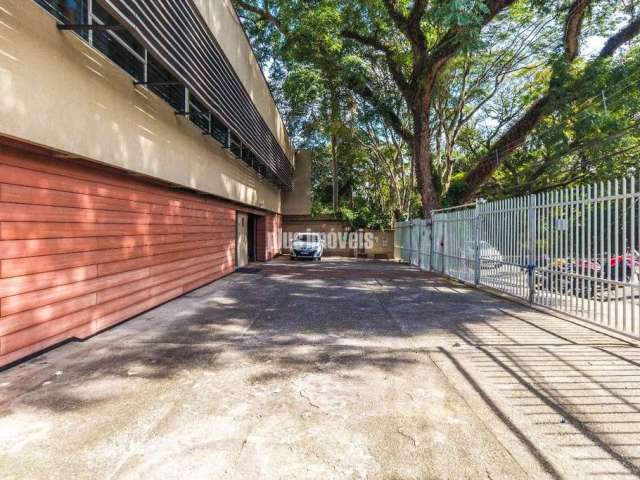 Prédio Comercial e 4 banheiros à Venda, 396 m²