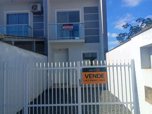 Geminado com 02 dormitórios para vender, bairro Vila Nova