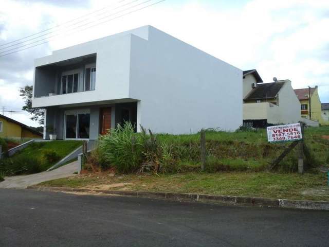 Terreno à venda no Alto Petrópolis, Porto Alegre  por R$ 240.000