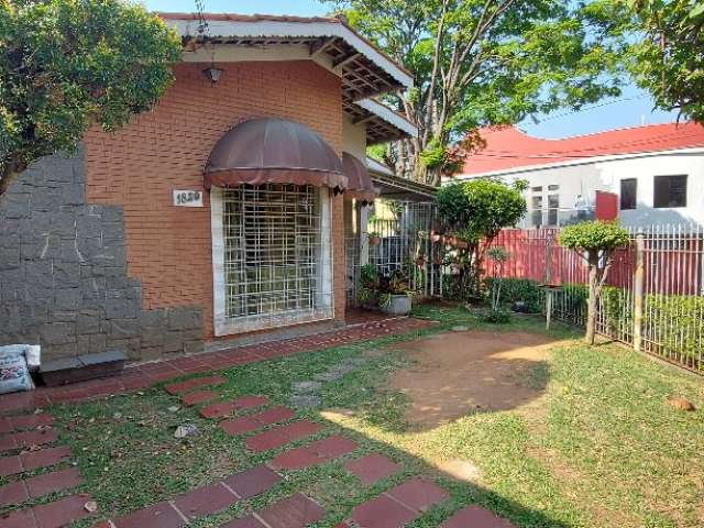 Casa a venda, de Esquina, no Jardim dos Oliveiras - Oportunidade Única!