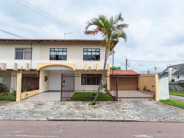 Lindo Sobrado com 4 quartos e 1 suíte, sendo 1 no térreo