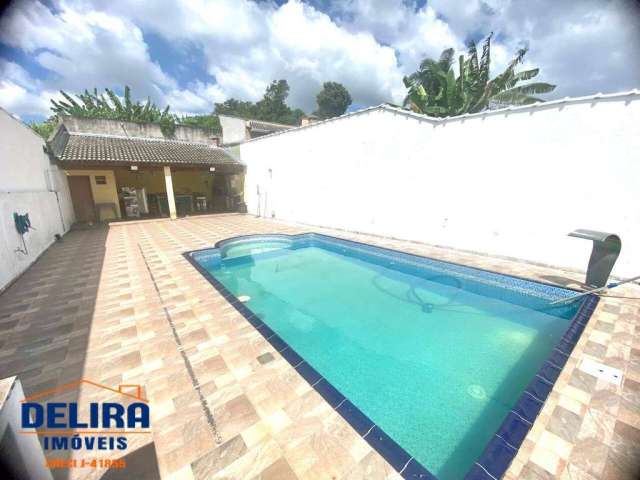 Excelente casa com 3 dormitórios, piscina e área gourmet!