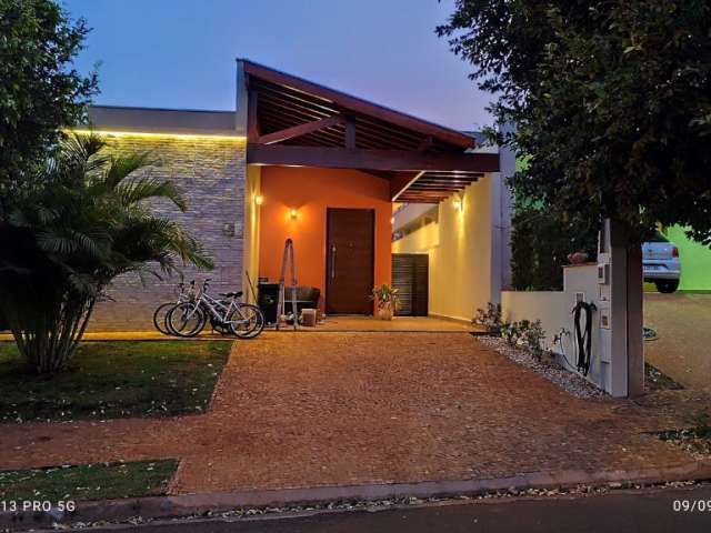 Casa Térrea com Piscina e Energia Solar em Condomínio Fechado - Vila Romana II - R$ 1.385.000