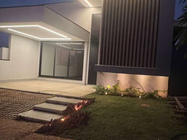 Casa à Venda no Condomínio Fechado Quinta da Mata, Ribeirão Preto - 272m², 3 Suítes e Piscina