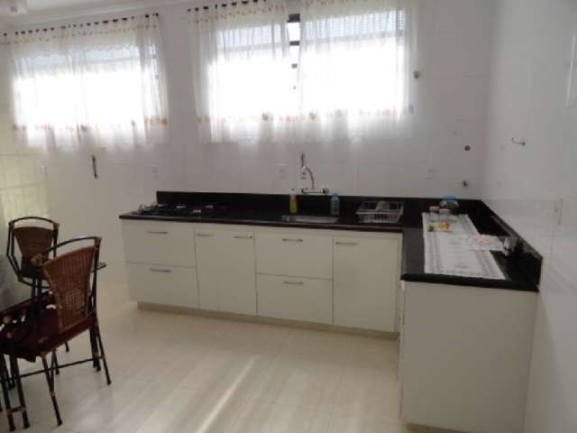 Casa à Venda no Jardim Irajá, Ribeirão Preto - 346m², 4 Quartos, 5 Banheiros, 4 Vagas - R$ 730.000