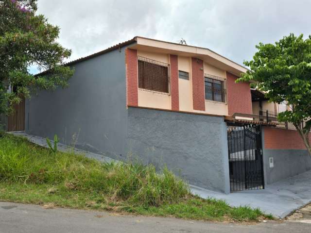 Venha morar em uma excelente casa no Bairro Vila Togni - Poços de Caldas -MG