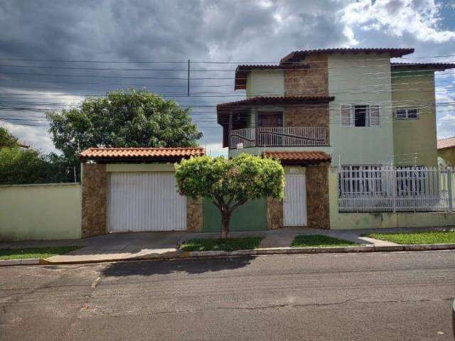 Casa para Venda em Cerqueira César, Chácara Moura Leite, 3 dormitórios, 3 suítes, 4 banheiros, 2 vagas