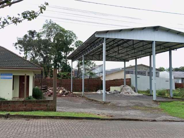 Terreno de 790m² com pavilhão