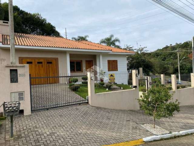 Casa com 2 dormitórios próximo ao centro