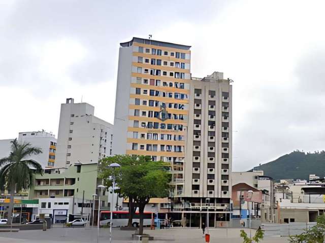 Apartamento à Venda no Centro de Juiz de Fora, MG - 1 Quarto, Vista Panorâmica