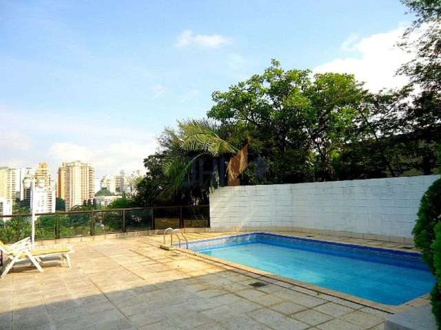 Casa, Pacaembu, 520 m2, 4 suítes, 5 vagas. Lareira, Piscina e Pomar!