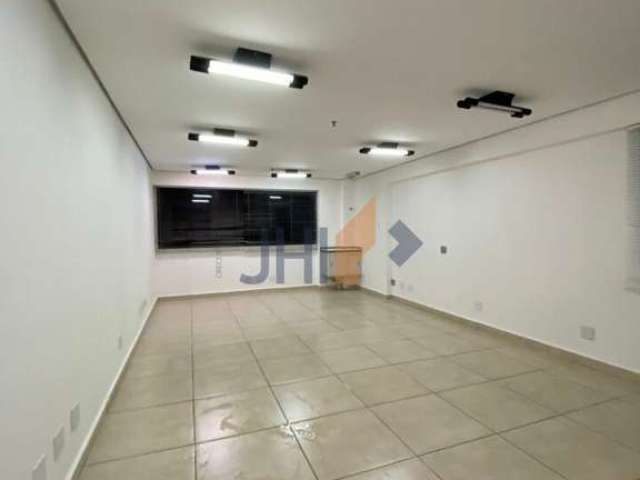 Conjunto comercial mobiliado com 60 m² na Lapa. Alugo