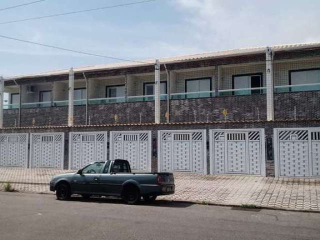 Casa em condomínio fechado com 2 quartos à venda em Sítio do Campo, Praia Grande  por R$ 360.000