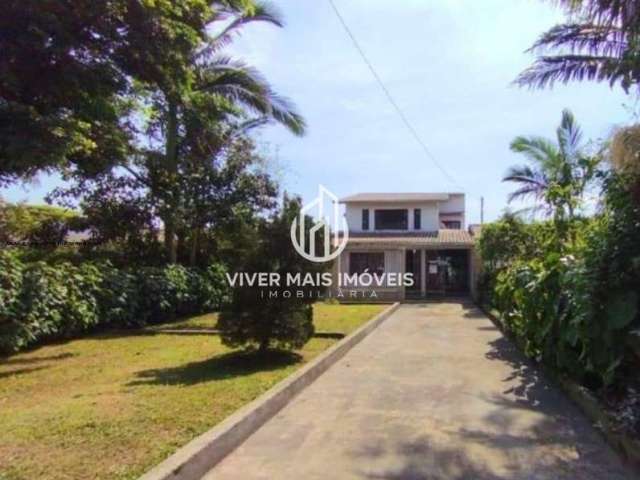 Casa à venda na João Hélio Frumento, 32, Vila Paranaguá, Paranaguá por R$ 480.000