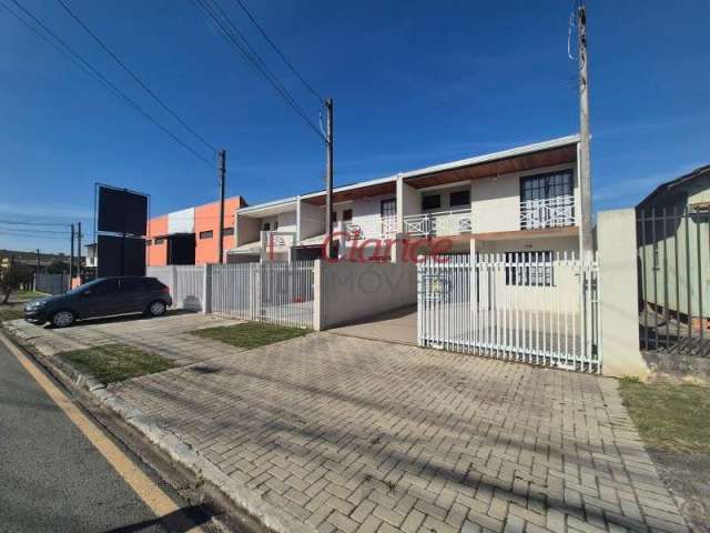 Imperdível Sobrado Reformado com Quintal Espaçoso no Bairro São Pedro, São José dos Pinhais-PR - 3 Quartos, 1 Suíte, 2 Salas, 3 Vagas - 169m²!