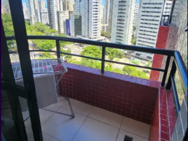 Apartamento à Venda 80M² em Setúbal, andar alto.