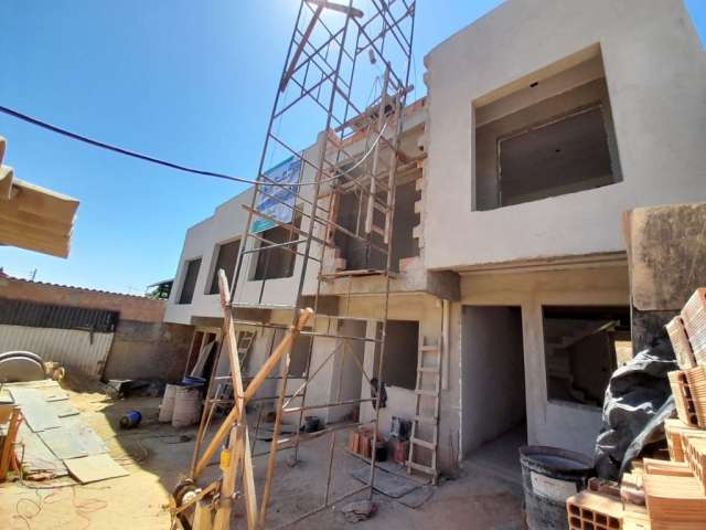 Casa Geminada 2 quartos sendo 2 suites ,Bairro Floramar   Próximo ao principal ponto comercial do Bairro. ( Imóvel em construção )