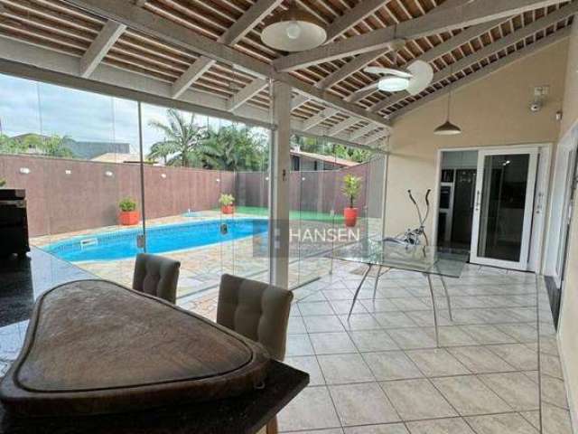 Casa com 1 suíte + 2 dormitórios  à venda, 198 m² por R$ 899.000 - Floresta - Joinville/SC