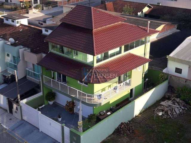 Sobrado com 3 dormitórios sendo 1 suíte  à venda, 260 m² por R$ 850.000 - Santo Antônio - Joinville/SC