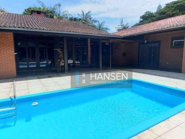 Casa com 2 suítes + 2 dormitórios  à venda, 1755 m² por R$ 1.700.000 - Costa e Silva - Joinville/SC