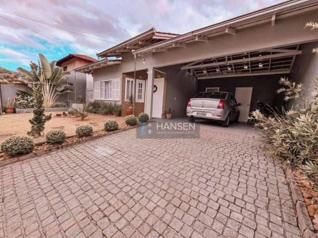 Casa com 4 dormitórios à venda, 187 m² por R$ 950.000,00 - Bom Retiro - Joinville/SC