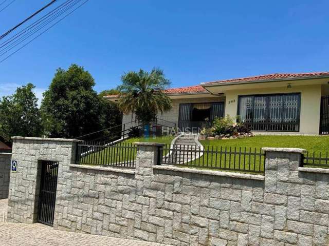 Casa com 3 dormitórios à venda, 350 m² por R$ 1.950.000 - América - Joinville/SC