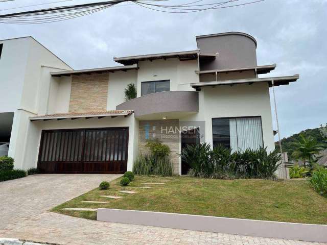 Casa com 5 dormitórios sendo 1 suíte à venda, 250 m² por R$ 1.800.000 - Boa Vista - Joinville/SC