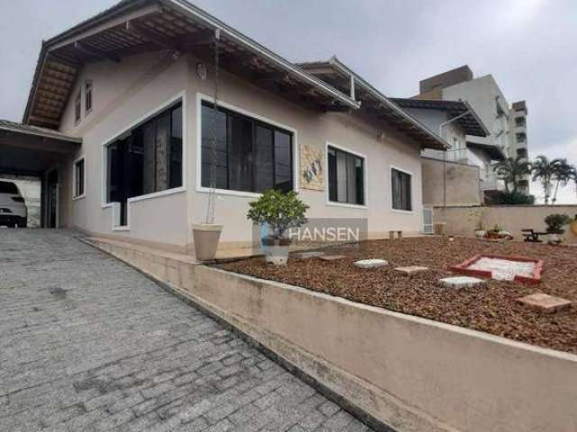 Casa com 3 dormitórios à venda, 150 m² por R$ 650.000 - Jardim Iririú - Joinville/SC