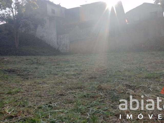 Terreno Amplo de 713m² com Potencial para Construção Residencial ou Industrial.