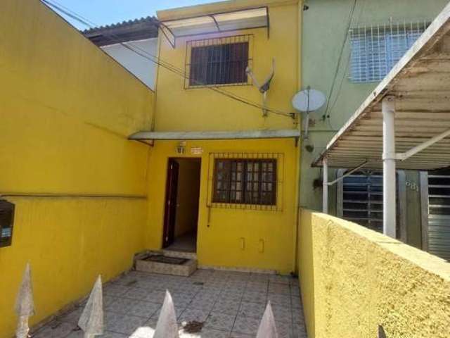 Sobrado de 80m² com 2 dormitórios e vaga de garagem - Jardim Santa Terezinha