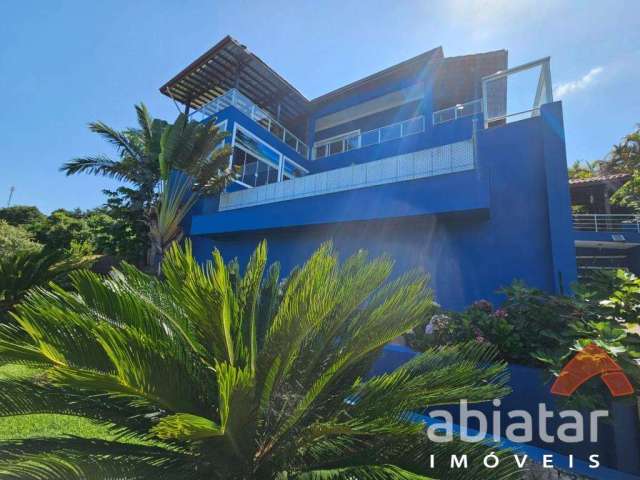 Casa de 377m² com 4 dormitórios com suíte e vaga - Granja Caiapiá