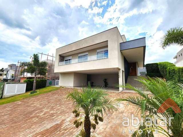 Casa de 3 dormitórios com 541m² e vaga para 6 carros - Granja Viana