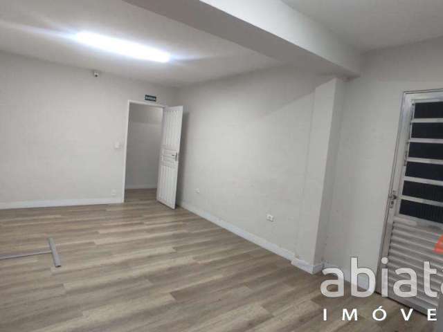 Sala 30 mts² comercial com 1 baheiro para locação na Kizaemon Takeuti - Taboão da Serra - SP