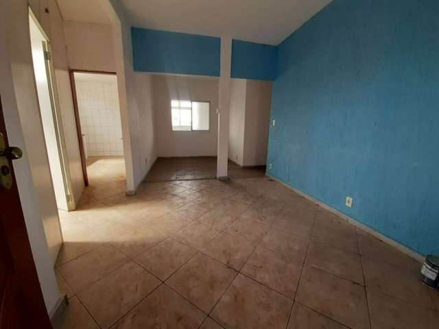 Casa comercial com 6 salas para alugar na Irineu Pinto, 20, Venda Nova, Belo Horizonte por R$ 1.600