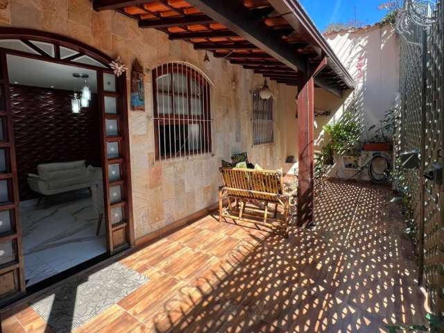 Casa com 4 quartos à venda na Rua Plínio de Mendonça, 190, Itapoã, Belo Horizonte por R$ 1.270.000