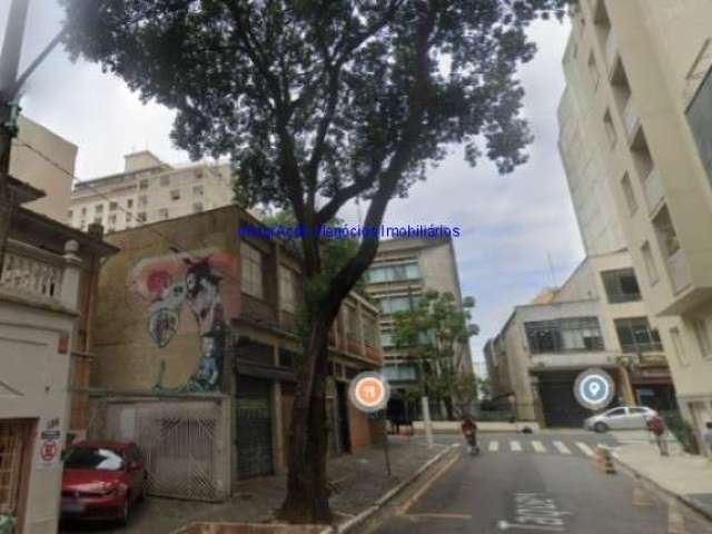 Casa Comercial 171m² e 02 banheiros.  Excelente localização, entre as Ruas da Consolação, Bela Cintra e Dona Antônia de Queiros