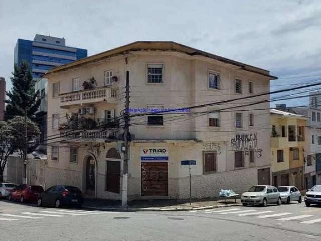 Prédio 650m²m², Composto por 05 apartamentos, 01 loja no térreo e 08 vagas de garagem.  Excelente localização, á 3 minutos andando para a estação