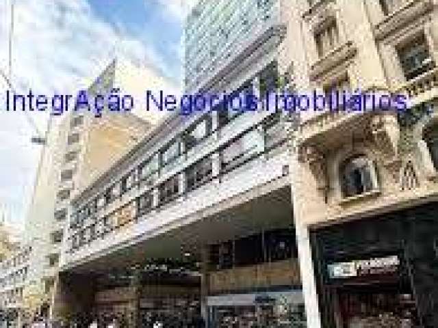 Conjunto Comercial 121m² e 01 banheiro.  Condomínio com recepção e segurança.  Excelente localização á 6 minutos andando para as estações de metrô