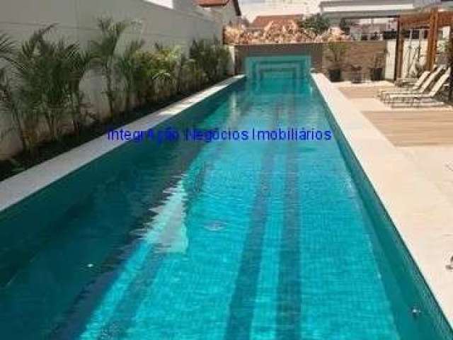 Apartamento 141m², 02 dormitórios (sendo 01 suíte), 02 banheiros e 01 vaga de garagem.  Condomínio com segurança, portaria, piscina, academia