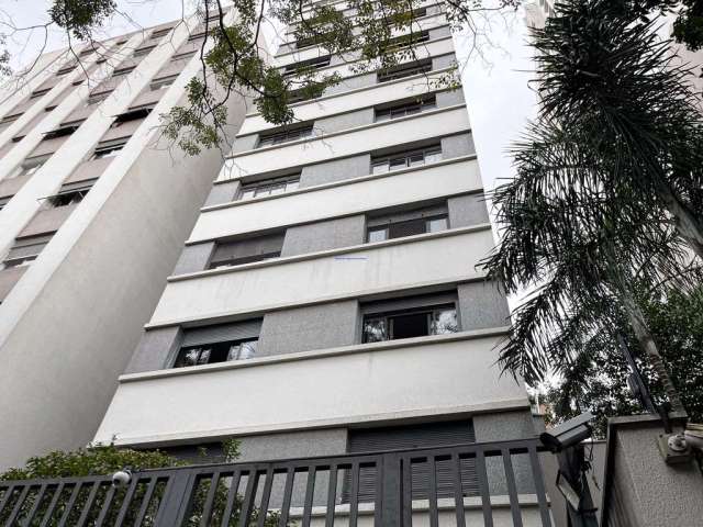 Apartamento 135m², 03 dormitórios e 02 banheiros.  Condomínio com portaria e segurança.  Excelente localização