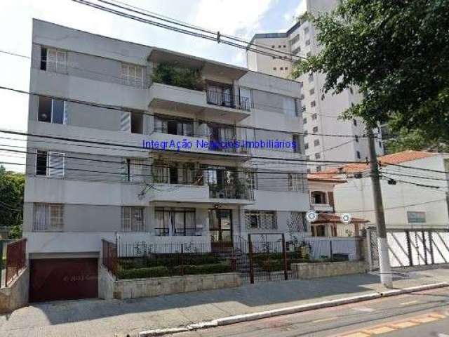 Apartamento 105m², 03 dormitórios (sendo 01 dependência de empregada), 02 banheiros e 01 vaga de garagem.  Condomínio com segurança e portaria.