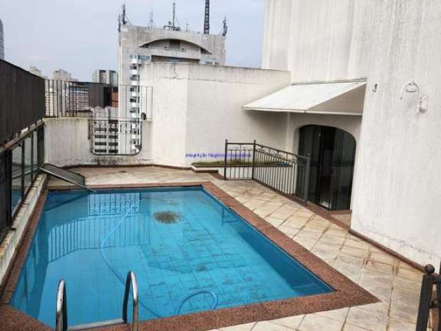 Apartamento Cobertura Duplex 669m², 04 dormitórios (sendo 02 suítes), 05 banheiros, 05 vagas de garagem e piscina privativa.