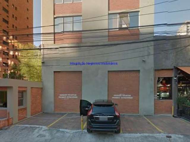 Conjunto Comercial 45m², 01 banheiro e 01 vaga na garagem.  Condomínio com Recepção e Segurança.  Excelente localização; Entre a Rua Tabapuã,